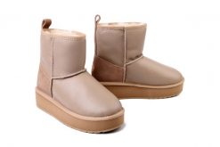 EMU AUSTRALIA W13189 Stinger Mini Flatform Leather sand, botki damskie. Brązowe botki damskie Emu Australia, ze skóry, bez obcasa, bez zapięcia. Za 789.90 zł.
