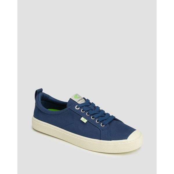Tenisówki Cariuma OCA Low Shadow Blue Canvas. Niebieskie trampki i tenisówki męskie CARIUMA, bez wzorów, bez zapięcia. W wyprzedaży za 215.25 zł.