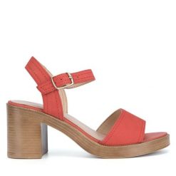 Sandały Lasocki. Czerwone sandały damskie Lasocki, bez wzorów, bez obcasa, na słupku. Za 169.99 zł.