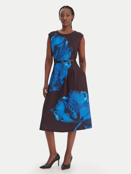 DKNY Sukienka koktajlowa DD5N3J04 Czarny Regular Fit. Czarne sukienki damskie DKNY, bez wzorów, z syntetyku, wizytowe, bez kołnierzyka, bez ramiączek. Za 699.99 zł.