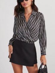 Milan Kiss Bluzka w kolorze czarnym rozmiar: XL. Czarne bluzki damskie Milan Kiss, xl, bez wzorów, bez kołnierzyka, bez ramiączek. Za 118.95 zł.
