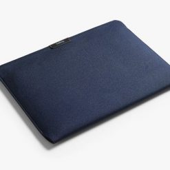 Bellroy Laptop Sleeve 16 - etui na laptop 16" (navy). Niebieskie walizki męskie no name, bez wzorów. Za 233.99 zł.