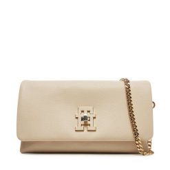 Torebka Tommy Hilfiger. Brązowe torebki klasyczne damskie Tommy Hilfiger, bez wzorów, wizytowe, bez kołnierzyka, bez ramiączek. Za 349.99 zł.