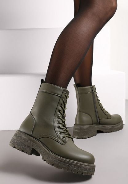 Zielone Botki za Kostkę na Grubej Podeszwie Lumine. Zielone botki damskie Born2be, z jeansu, za kostkę, bez obcasa, na płaskiej podeszwie, bez zapięcia. Za 44.99 zł.