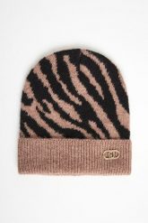 Czapka damska ze wzorem LIU JO. Czapki zimowe damskie Liu Jo. W wyprzedaży za 153.30 zł.