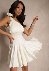 Beżowa Rozkloszowana Sukienka Satynowa na Jedno Ramię z Kwiatem 3D Olerriva. Brązowe sukienki damskie Renee, na imprezę, m, bez wzorów, z satyny, eleganckie, z asymetrycznym kołnierzem, bez ramiączek, mini, asymetryczne. W wyprzedaży za 143.99 zł.