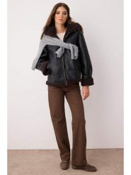 Trendyol Kurtka w kolorze czarnym ze skóry syntetycznej rozmiar: M. Czarne kurtki damskie Trendyol, m, bez wzorów, ze skóry, bez kaptura. Za 130.99 zł.