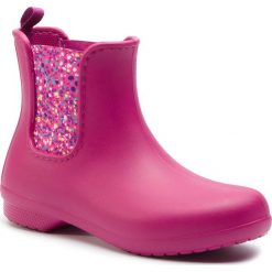 Kalosze CROCS - Freesail Chelsea Boot W 204630 Berry/Dots. Czerwone kalosze damskie Crocs, bez wzorów, z materiału. W wyprzedaży za 159.00 zł.