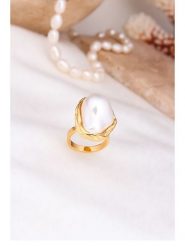 Pierres delicates Pierścionek w kolorze białym z perłą rozmiar: onesize. Białe pierścionki damskie Pierres delicates, z perłą, z mosiądzu. Za 104.39 zł.