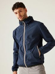 Regatta Kurtka przeciwdeszczowa "Rehan" w kolorze granatowym rozmiar: S. Niebieskie kurtki outdoor męskie Regatta, s, bez wzorów, bez kaptura. Za 184.89 zł.