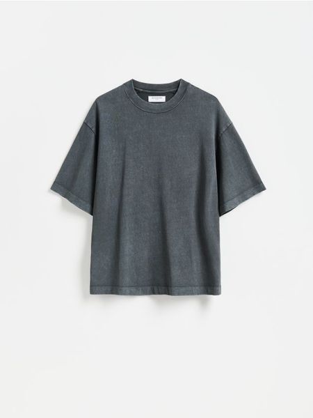 T-shirt loose z efektem sprania - ciemnoszary. Szare t-shirty męskie Reserved, l, bez wzorów, z bawełny, bez kołnierzyka. Za 79.99 zł.