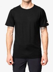Koszulka termoaktywna Devold Breeze Plus Merino 200 T-Shirt. Czarne t-shirty sportowe męskie Devold, l, z materiału, bez ramiączek. Za 384.99 zł.