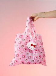 Składana torba na zakupy Hello Kitty - różowy. Czerwone torebki klasyczne damskie Sinsay, bez wzorów, bez dodatków. Za 12.99 zł.