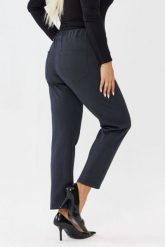 Granatowe spodnie Liora - elegancja i komfort w jednym PLUS SIZE XXL OVERSIZE JESIEŃ. Niebieskie spodnie materiałowe damskie Moda Size Plus Iwanek, bez wzorów, z poliesteru, biznesowe, plus size. Za 199.90 zł.