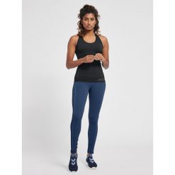 Damski tank top Hummel TE Christel. Zielone topy damskie HUMMEL, s, bez wzorów, z dzianiny, bez ramiączek. Za 152.50 zł.