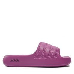 Klapki adidas. Fioletowe klapki damskie Adidas, bez wzorów, bez obcasa. Za 169.99 zł.