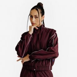 Bluza dresowa damska Heritage. Fioletowe bluzy sportowe damskie Decathlon, s, z dresówki. Za 129.99 zł.