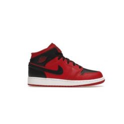 Buty sportowe Air Jordan 1 Mid GS. Czarne buty sportowe na co dzień damskie Jordan, bez wzorów. Za 599.00 zł.