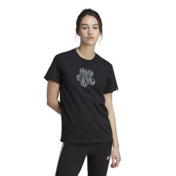 Koszulka z krótkim rękawem damska Adidas Gym & Pilates. Czarne bluzki sportowe damskie Adidas, s, z bawełny, bez kołnierzyka, bez ramiączek. Za 129.99 zł.