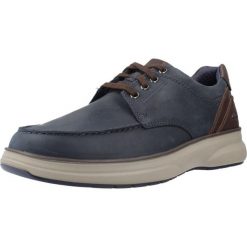Buty CLARKS MULLAN MOC Niebieski. Niebieskie buty trekkingowe męskie Clarks, ze skóry, bez zapięcia, trekkingowe. Za 574.75 zł.
