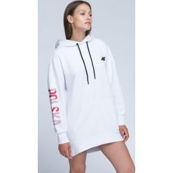 Bluza kibica damska BLD500 - biały. Białe bluzy z kapturem damskie 4f, z bawełny. W wyprzedaży za 119.99 zł.