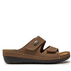 Klapki Tamaris. Brązowe klapki damskie Tamaris, bez wzorów, bez obcasa. Za 159.99 zł.