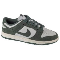 Buty Nike Dunk Low W HJ7673-002 zielone. Zielone buty sportowe na co dzień damskie bez wzorów, z gumy. Za 679.96 zł.