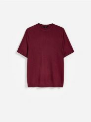 Sweter z krótkim rękawem - bordowy. Czerwone swetry męskie Reserved, l, bez wzorów, z dzianiny, bez kołnierzyka. Za 99.99 zł.