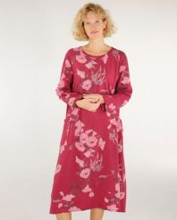 Różowa sukienka w kwiaty. Czerwone sukienki damskie Unisono, l, bez wzorów, z bawełny, bez kołnierzyka, bez ramiączek, midi. Za 219.00 zł.
