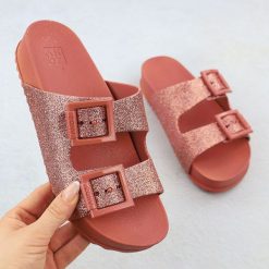 Klapki damskie z klamrami plażowe basenowe Zaxy RR285025. Klapki damskie Zaxy, bez wzorów, z gumy, bez obcasa. Za 209.99 zł.
