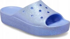 Klapki Dla Dorosłych Crocs Classic Platform Glitter Slide. Niebieskie klapki damskie Crocs, bez wzorów, z materiału, bez obcasa. Za 119.99 zł.