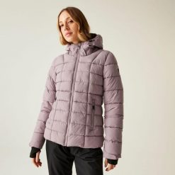 Kurtka narciarska damska z membraną Blindside Dare 2b. Fioletowe kurtki damskie Dare 2b, bez wzorów, bez kaptura, narciarskie. W wyprzedaży za 699.99 zł.