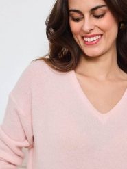 CXL by Christian Lacroix Sweter w kolorze jasnoróżowym rozmiar: onesize. Różowe swetry klasyczne damskie CXL by Christian Lacroix, bez kołnierzyka. Za 239.29 zł.