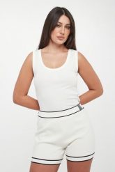 Top damski prążkowany SPORTALM. Topy damskie Sportalm, bez wzorów, prążkowane, bez kołnierzyka. Za 439.00 zł.