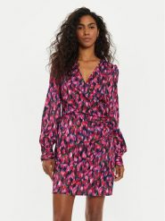 Guess Sukienka koktajlowa Marion W4BK40 WGLK2 Różowy Slim Fit. Czerwone sukienki damskie Guess, s, z aplikacjami, z syntetyku, wizytowe, bez kołnierzyka, bez ramiączek. Za 349.99 zł.