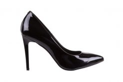 Czółenka Bayla-056 1810-07 Czarny Lakier 056545, Skóra lakierowana - 41. Czarne czółenka damskie Bayla, bez wzorów, z lakierowanej skóry, bez obcasa, na szpilce. W wyprzedaży za 199.00 zł.