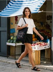 Bawełniana koszulka - kremowy. Białe t-shirty damskie Sinsay, l, bez wzorów, z bawełny, bez kołnierzyka. Za 25.99 zł.