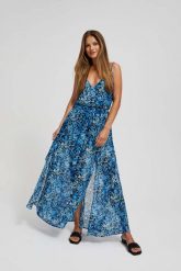 Wzorzysta sukienka maxi błękitna. Niebieskie sukienki damskie MOODO, xl, bez wzorów, z poliesteru, bez kołnierzyka, bez ramiączek, maxi. W wyprzedaży za 89.99 zł.