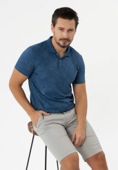 Koszulka polo z wzorem O-KOBALT. Niebieskie koszulki polo męskie Volcano, m, bez wzorów, z bawełny, bez ramiączek. Za 99.99 zł.