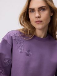 Bluza z ozdobnym haftem - wielobarwny. Bluzy bez kaptura damskie Reserved, l, z dzianiny. W wyprzedaży za 79.99 zł.