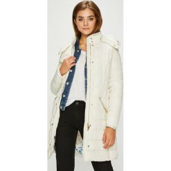 Desigual - Kurtka. Białe kurtki damskie Desigual, bez wzorów, z materiału, z kapturem. W wyprzedaży za 529.90 zł.
