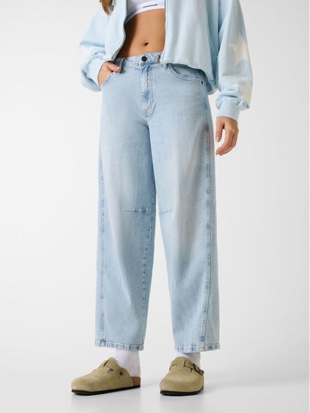 Guess Jeans Jeansy 182179 Niebieski Relaxed Fit. Niebieskie jeansy damskie Guess Jeans. Za 439.99 zł.