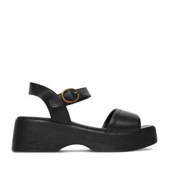 Sandały Lasocki. Czarne sandały damskie Lasocki, bez wzorów, bez obcasa, na koturnie. Za 199.99 zł.