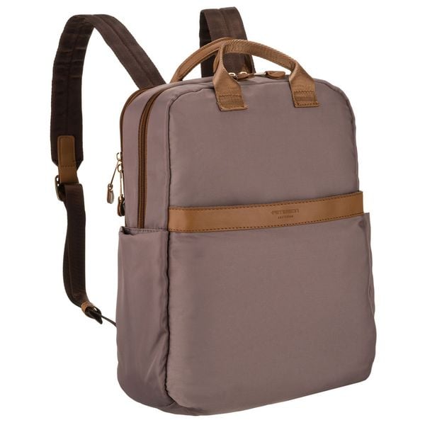 Nylonowy, beżowy plecak damski na regulowanych szelkach zamykany suwakiem - Peterson. Brązowe plecaki damskie Peterson, bez wzorów, z nylonu. Za 119.99 zł.