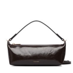 Torebka Calvin Klein. Brązowe torebki klasyczne damskie CALVIN KLEIN, bez wzorów, bez dodatków. Za 449.99 zł.