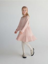 Bawełniana sukienka - brudny róż. Czerwone sukienki dziewczęce Reserved, bez wzorów, z bawełny, bez ramiączek. W wyprzedaży za 79.99 zł.