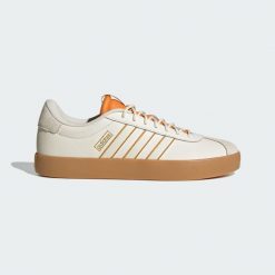 Buty sportowe VL Court 3.0 - marka Decathlon. Białe buty sportowe na co dzień męskie Adidas, bez zapięcia, tenisowe. Za 324.40 zł.