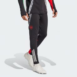 Spodnie Arsenal Tiro 24 Training. Czarne spodnie dresowe męskie Adidas, bez wzorów, z dresówki. Za 299.00 zł.