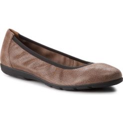 Baleriny CAPRICE - 9-22150-21 Taupe Reptile 346. Brązowe baleriny damskie Caprice, bez wzorów, ze skóry ekologicznej, bez obcasa, na płaskiej podeszwie. W wyprzedaży za 159.00 zł.