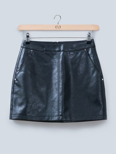 LeGer Spódnica "Ella" w kolorze czarnym ze skóry syntetycznej rozmiar: 42. Czarne spódniczki damskie LeGer, bez wzorów, ze skóry, mini, proste. Za 187.52 zł.